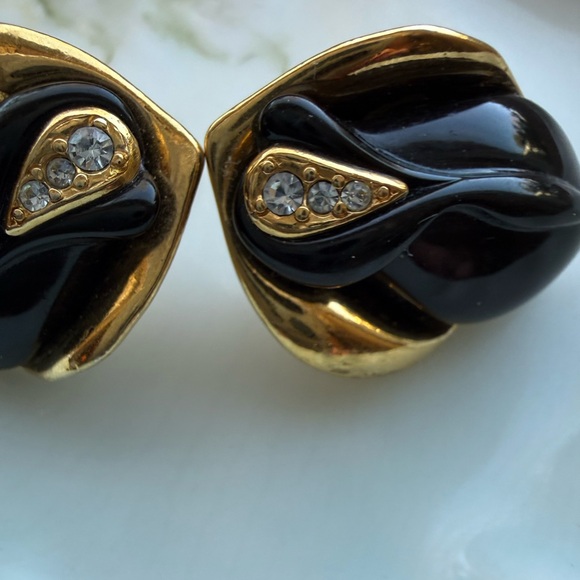 Vintage Kenneth J.Lane for Avon Midnight Rose black Pierced Bud Earrings. - Picture 5 of 7